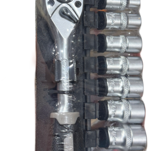 Bras douille cliquet 1/4"  en chrome vanadium avec 10 pcs CROWN cphsw rxa14